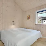3 Bedroom Amazing In Glesborg