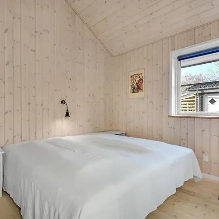 3 Bedroom Amazing In Glesborg