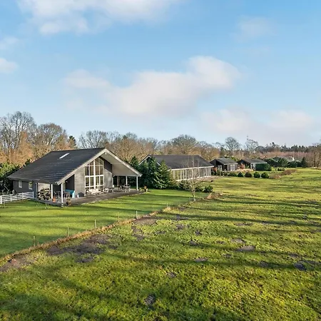 3 Bedroom Amazing In Glesborg