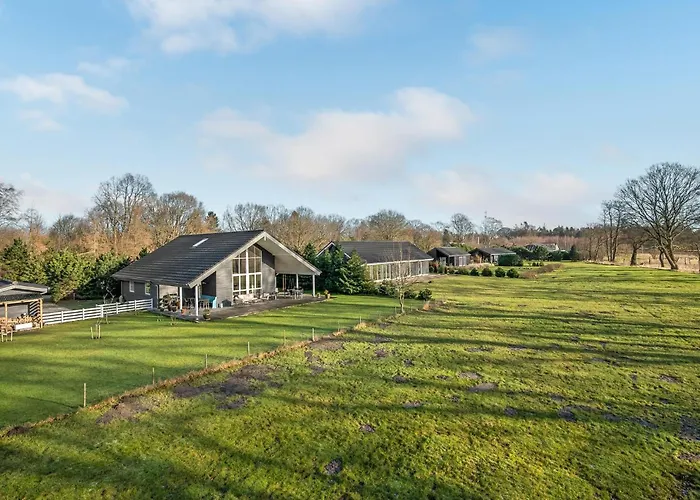 3 Bedroom Amazing In Glesborg